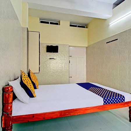 Spot On J P Tourist Home Kollam Exterior foto