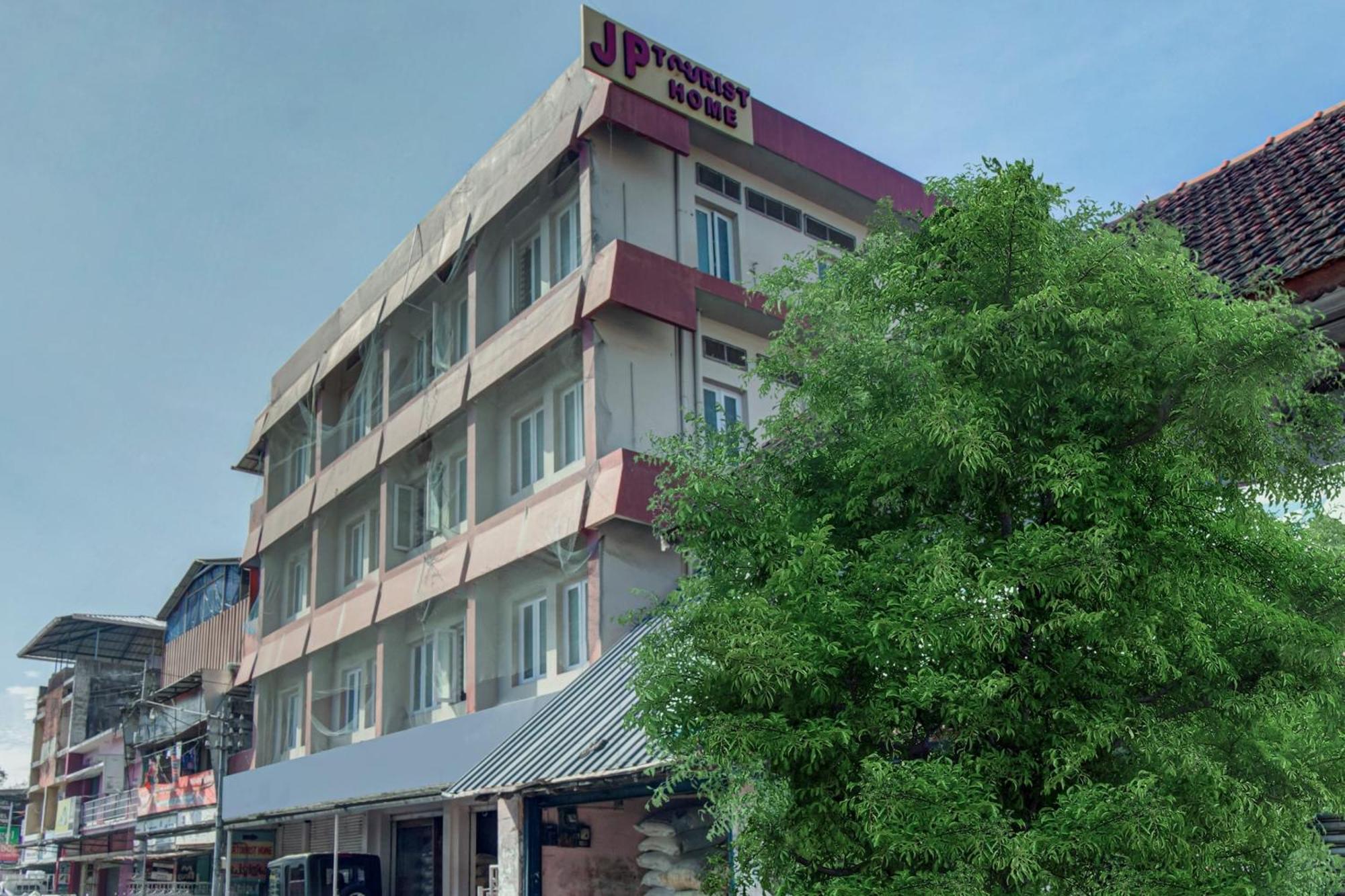 Spot On J P Tourist Home Kollam Exterior foto
